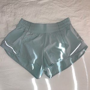 NWOT Lululemon Hotty Hot Shorts 2.5”